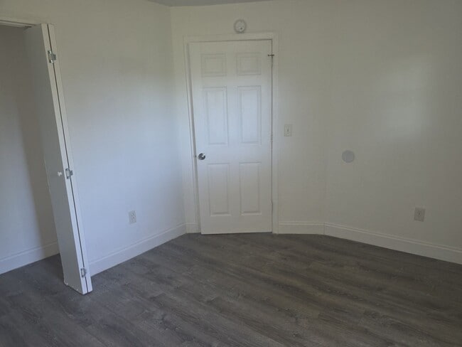 Photo - 1 Bedroom Available now! Unidad #3