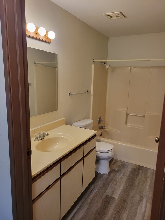 Photo - 693 Evans St Unit 693 Evans St., Apt 7