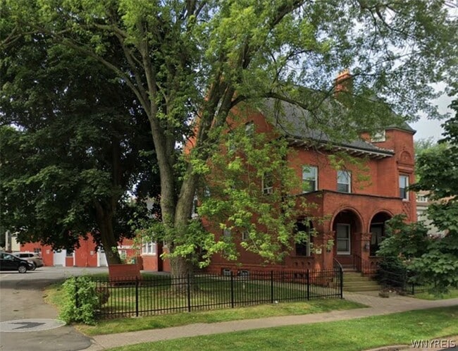 Building Photo - 88 W Utica St
