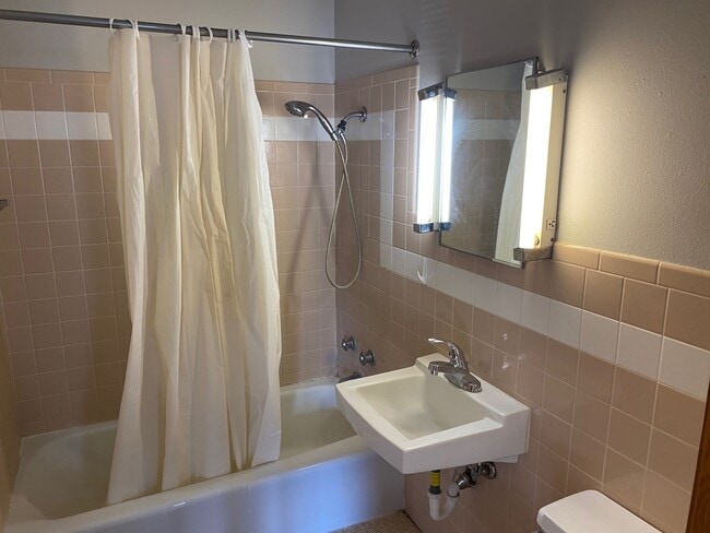 Photo - 1223 S Main St Unit 11