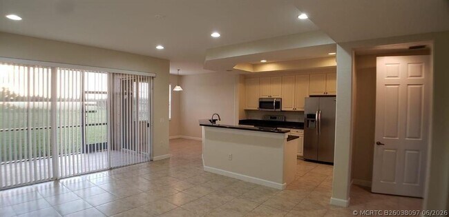 Photo - 8207 NW 128th Ln Unit 18-b