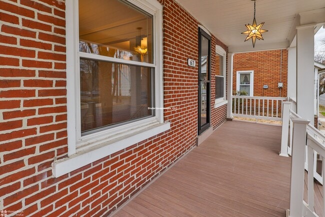 Photo - 67 W Laurel St