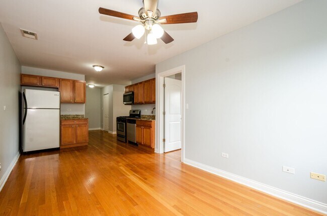 Photo - 7626 N Marshfield Ave