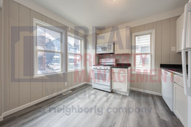 Photo - 1930 Coltman Rd Unit #1