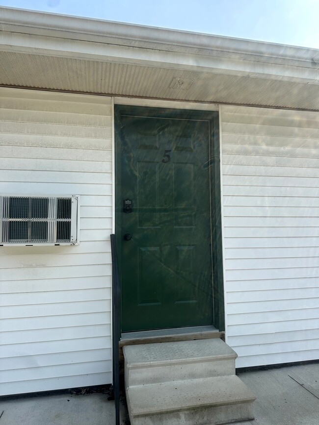 Building Photo - 25731 W Bridge St Rental
