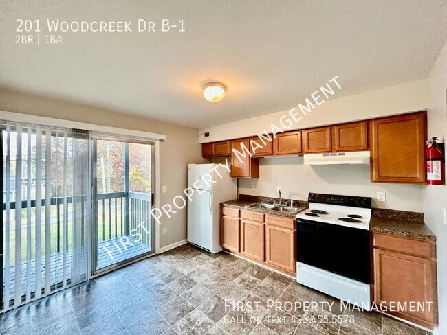 Photo - 201 Woodcreek Dr