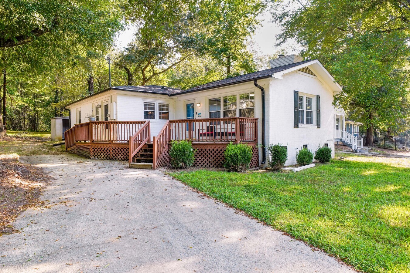 Photo - 185 Lawndale Ave