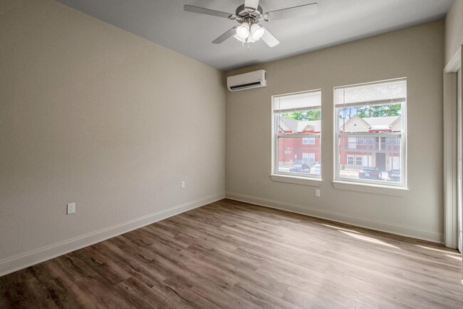 Photo - Platform Cairo