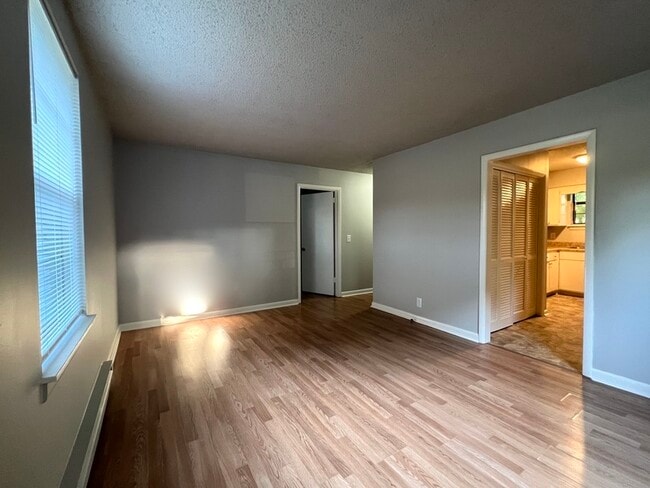 Photo - 212 Ewing Dr