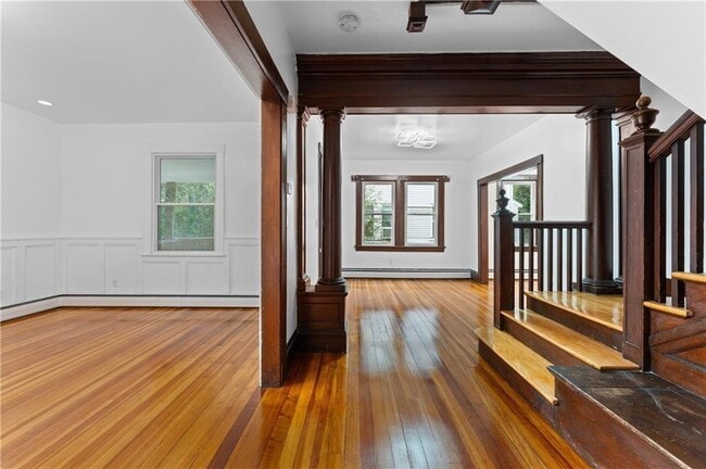 Photo - 335 Blackstone St