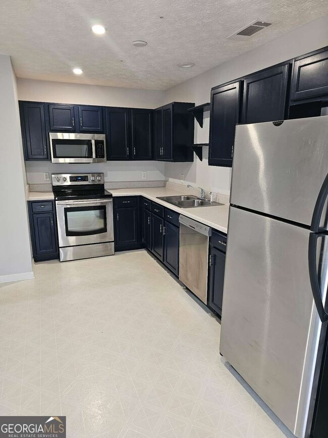 Photo - 5425 Village Green Square