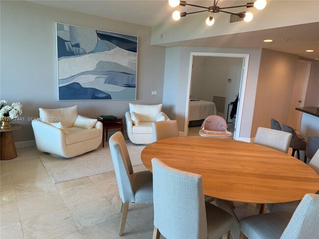 Photo - 15051 Royal Oaks Ln