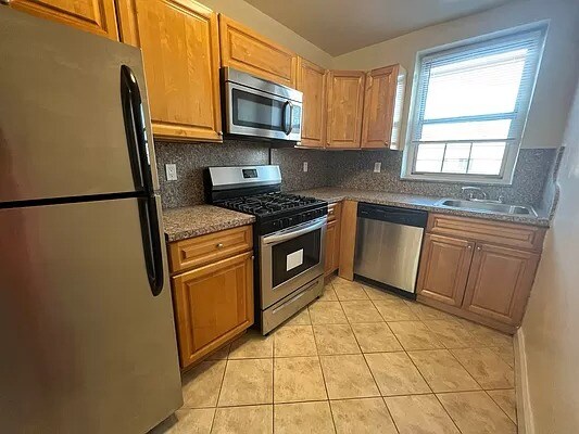 Photo - 137 St Nicholas Ave