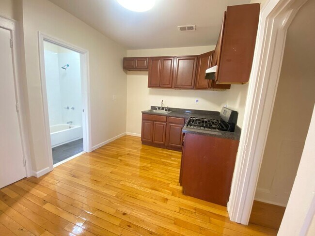 23 Monticello Ave