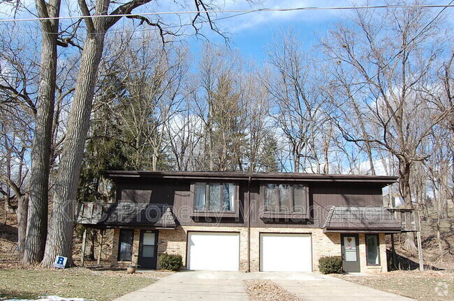 Building Photo - 3807 Maquoketa Dr Rental