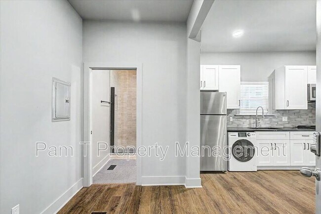 638 E 37th St Unit B