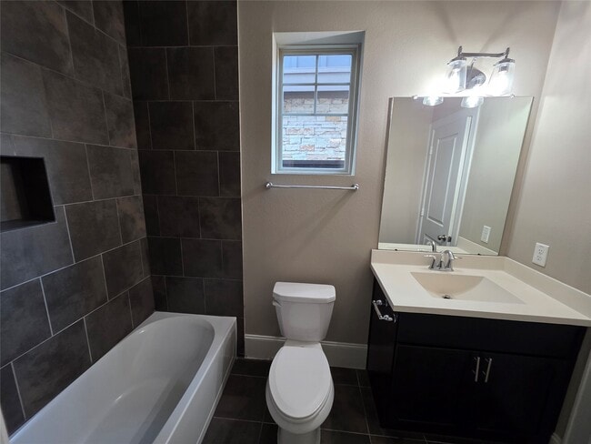 Photo - 4315 Schuler St