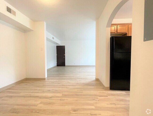 Building Photo - Squirrel Hill Flats Rental