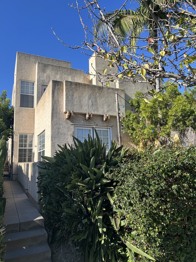 Building Photo - 1552 Chalcedony St Unit 1