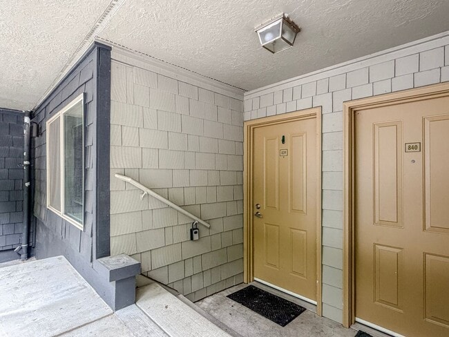 Photo - Convient Location on Burke-Gilman Trail! 1bd/1bth Sand Point Condo, $1,875/mo. Unit B839