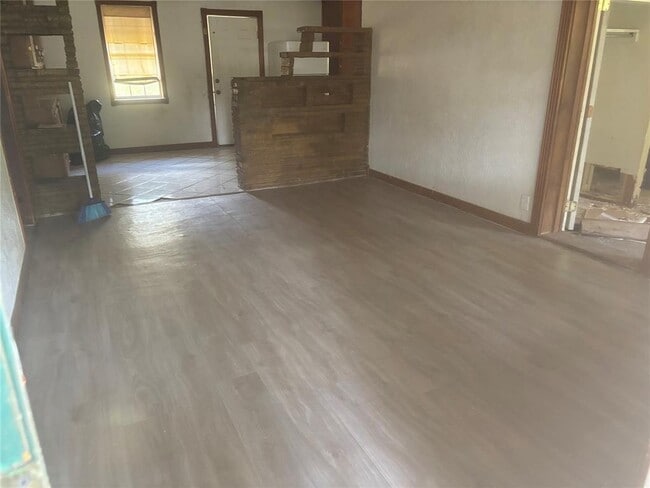 Photo - 4803 Able St