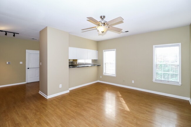 Photo - 8170 Timber Knoll Ln