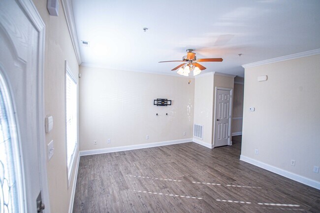 Photo - 614 N Center St