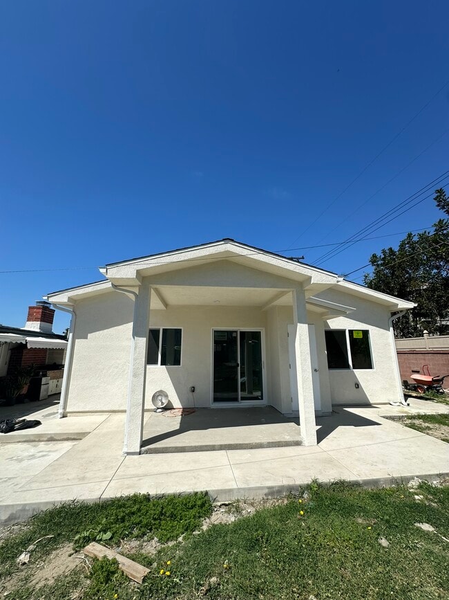 Building Photo - 9313 Marchand Ave