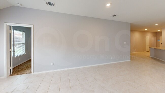 1113 Meadow Side Dr