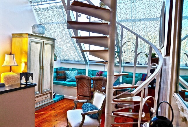 Bright Living Room - 137 4th St Unit A