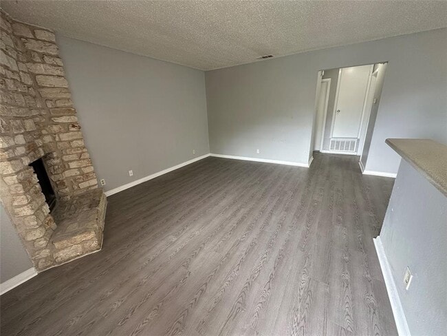 Photo - 9808 Roxanna Dr