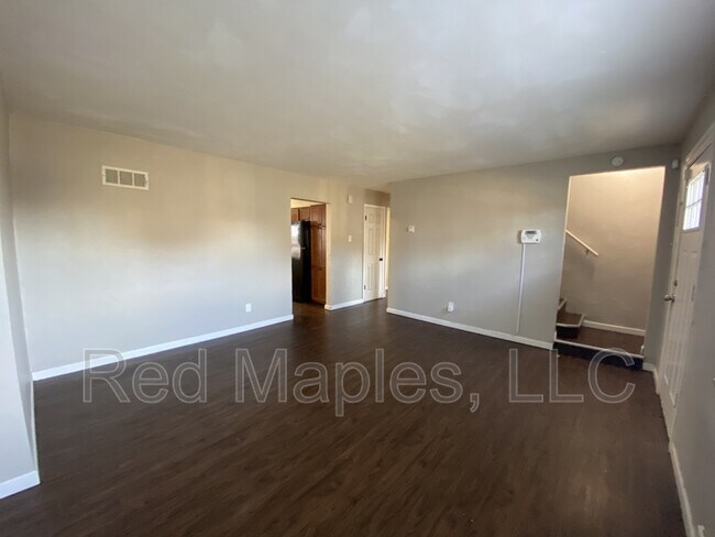 Photo - 321 Iron St