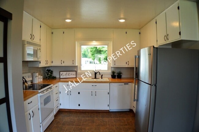 Photo - 2219 Sunset Ave