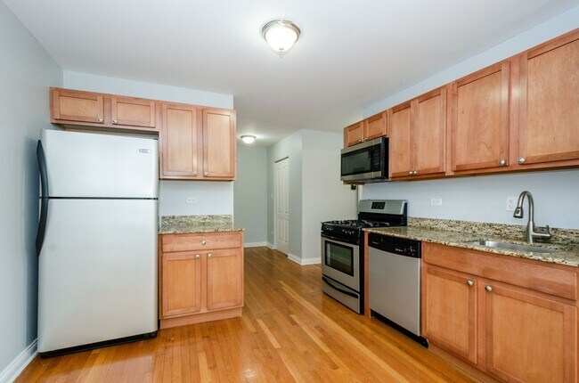 Photo - 7626 N Marshfield Ave