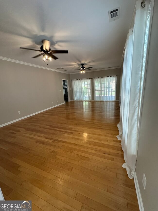 Photo - 111 Magic Lily Dr