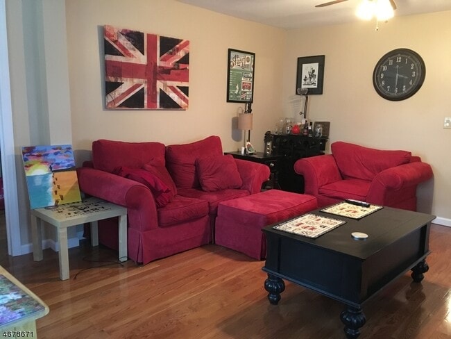 Photo - 503 Downer St