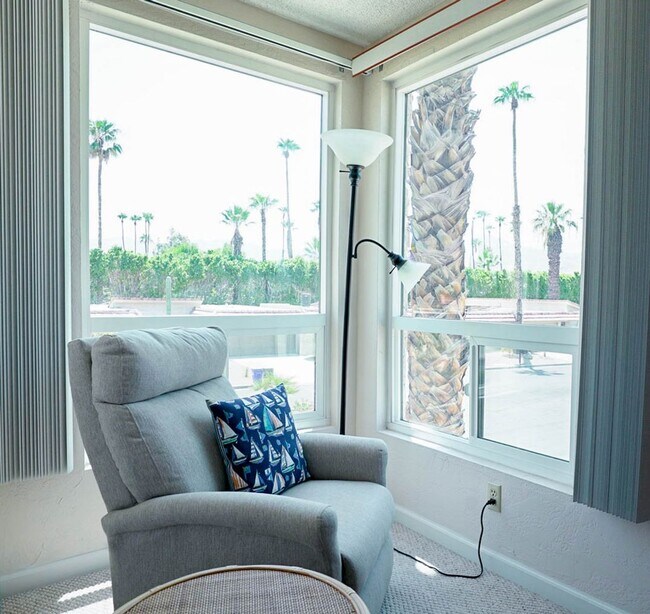 Photo - Lakeside Golf Course Retreat in Cathedral ...