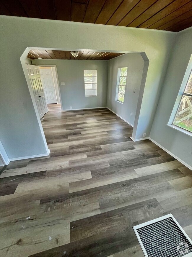 Building Photo - Beautifully Remodeled Lakeland 3BR/1BA Hom... Rental