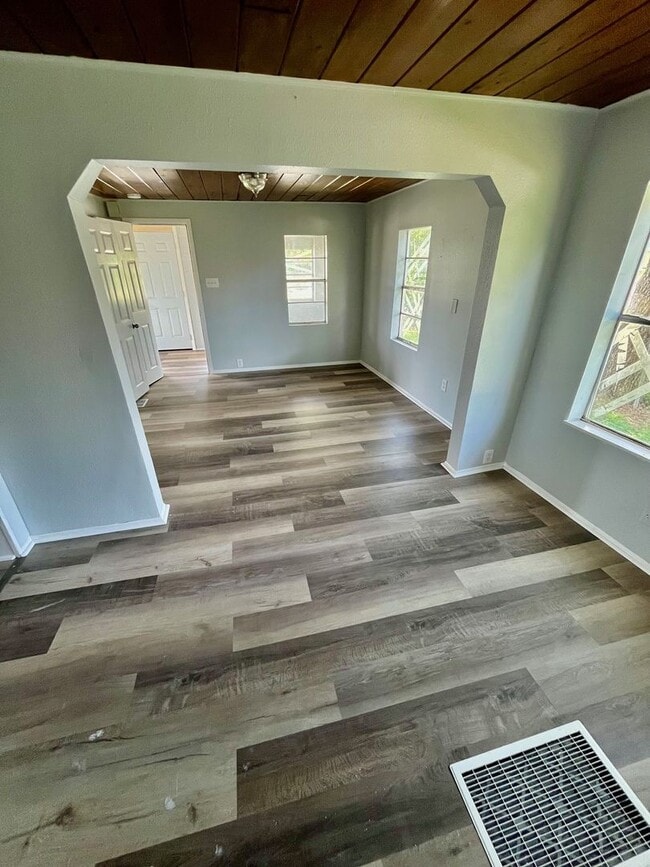 Building Photo - Beautifully Remodeled Lakeland 3BR/1BA Hom... Rental