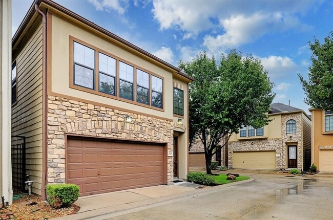 Photo - 1308 Studer St