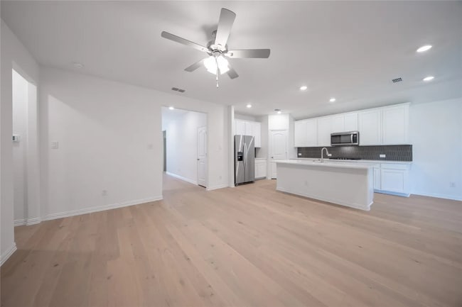 Photo - 1707 Blackbird Ln