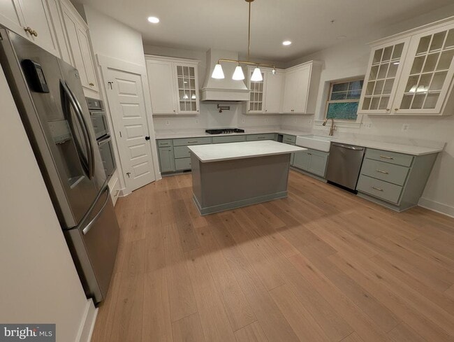 Photo - 1490 Thurston Rd