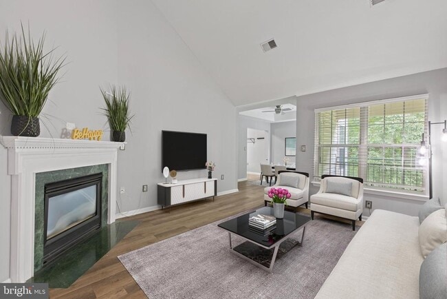 Photo - 15605 Everglade Ln Unit A303