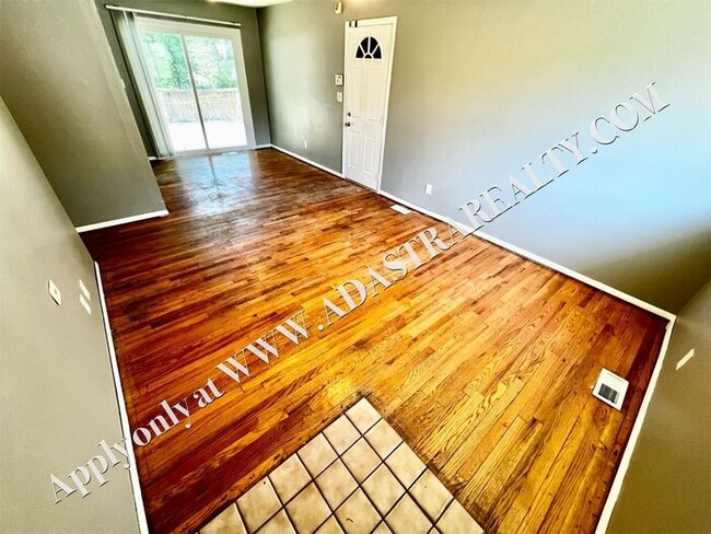 Photo - Very Nice 3 bedroom Home in Kansas City, MO-Available in FEBRUARY!!