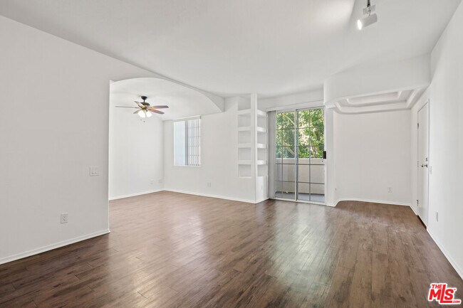 Photo - 1402 Wellesley Ave Unit 104