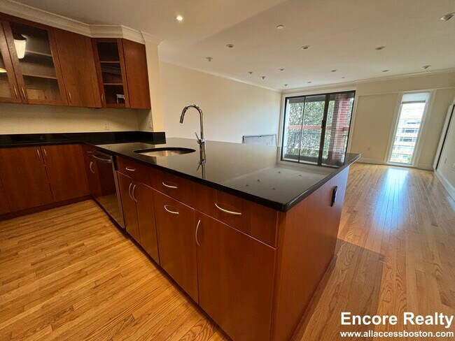 1485 Beacon St Unit 708