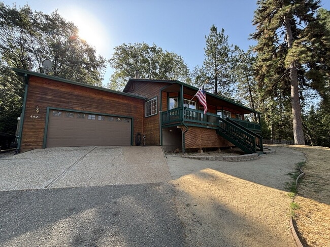 Photo - Freshly remodeled home in Pleasant Valley with private yard for rent!