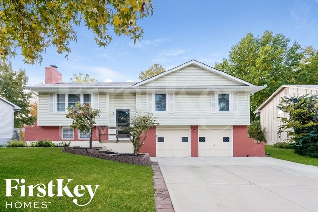 Building Photo - 909 NE 81st St