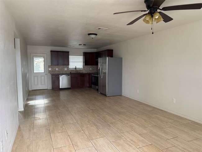 Photo - 2724 Avenue D