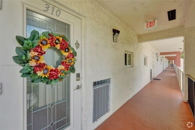 Building Photo - 830 S Hollybrook Dr Unit 310 Rental